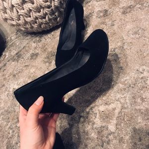 Black suede Aerosole heels